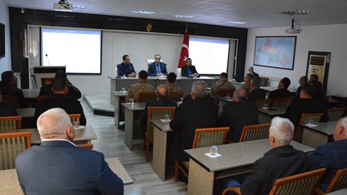 KÖY MUHTARLARIMIZLA KAÇAK YAPILAR HAKKINDA BİLGİLENDİRME TOPLANTISI YAPILDI.